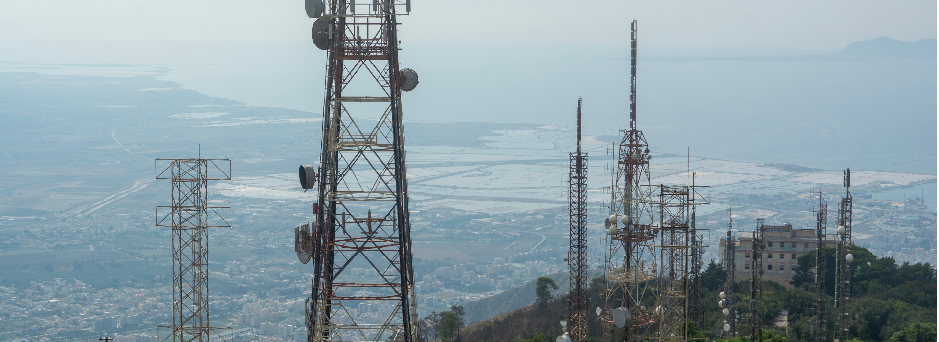 Developed a multilingual telecom comparison platform across mobile and web