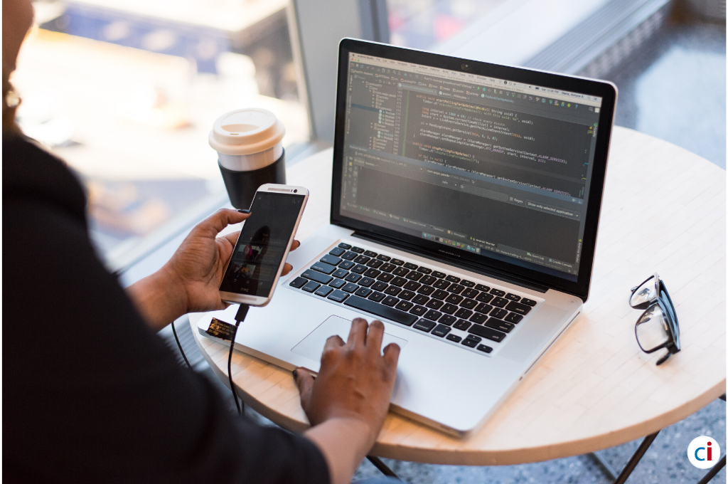 How to Seamlessly Fit A Remote Developer With Your Office Team